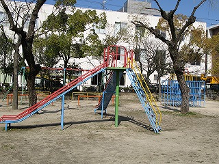 南千田公園の遊具